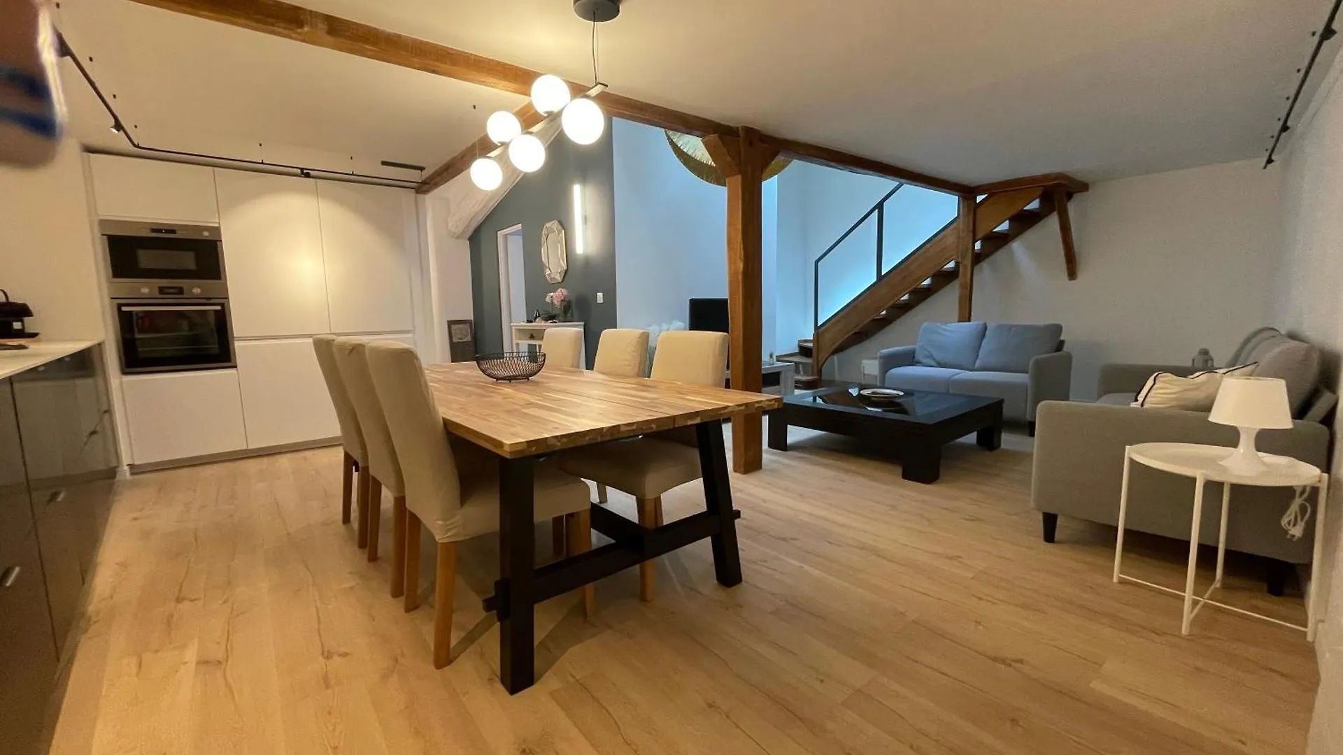 Appartement T4 Plein Centre Ville Aix-en-Provence 0*,  Fransa